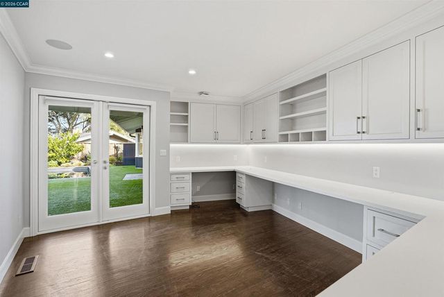 1 Green Acres Ct, Lafayette, CA 94549