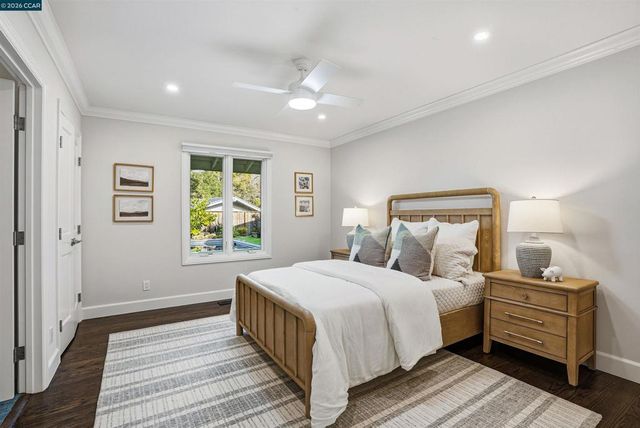 1 Green Acres Ct, Lafayette, CA 94549