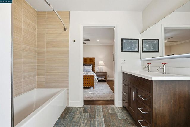 1 Green Acres Ct, Lafayette, CA 94549