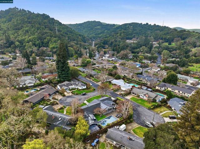 1 Green Acres Ct, Lafayette, CA 94549