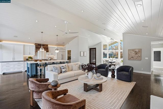 1 Green Acres Ct, Lafayette, CA 94549