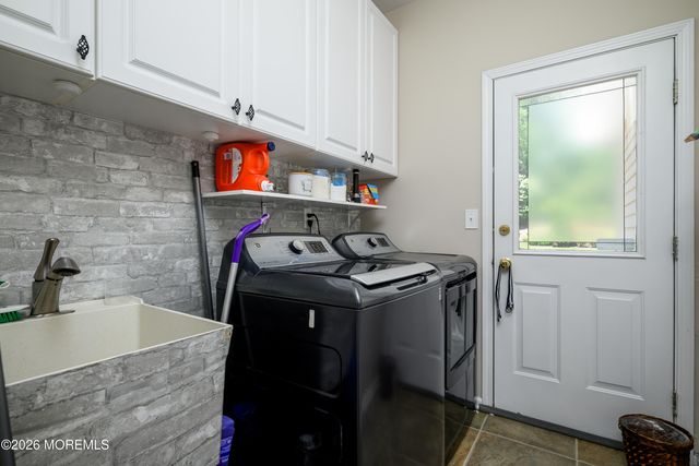 4 Henry Court, Millstone, NJ 08535