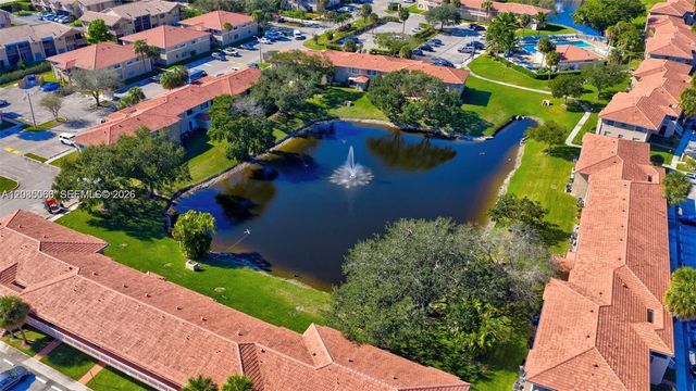 908 Twin Lakes Drive 8C, Coral Springs, FL 33071