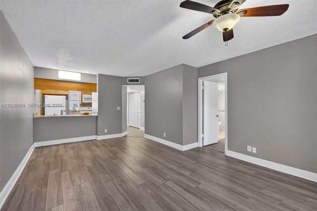 908 Twin Lakes Drive 8C, Coral Springs, FL 33071