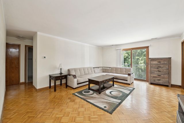 3207 N Pontiac Avenue 2S, Chicago, IL 60634