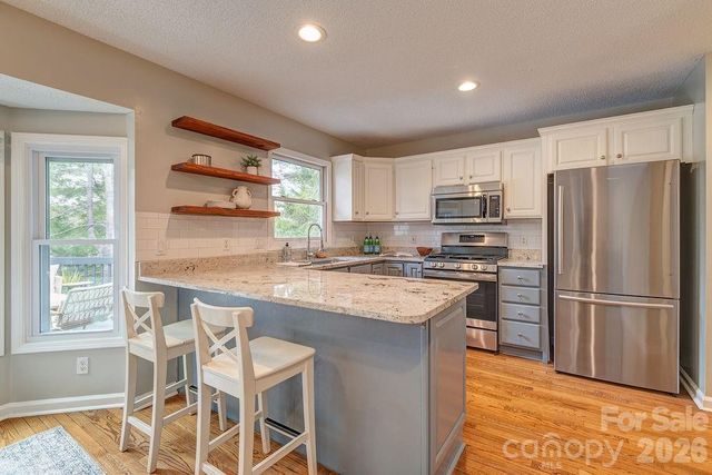 70 Forest Lake Drive, Asheville, NC 28803