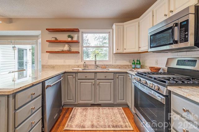 70 Forest Lake Drive, Asheville, NC 28803