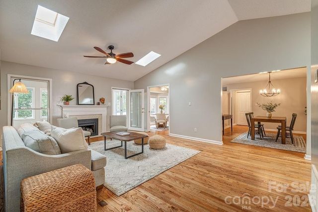 70 Forest Lake Drive, Asheville, NC 28803