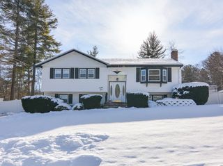 51 Heritage Rd, Billerica, MA 01821
