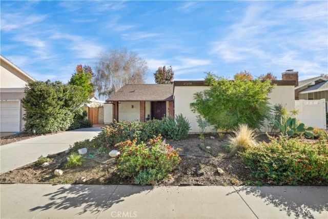 25236 Via Sistine, Valencia, CA 91355