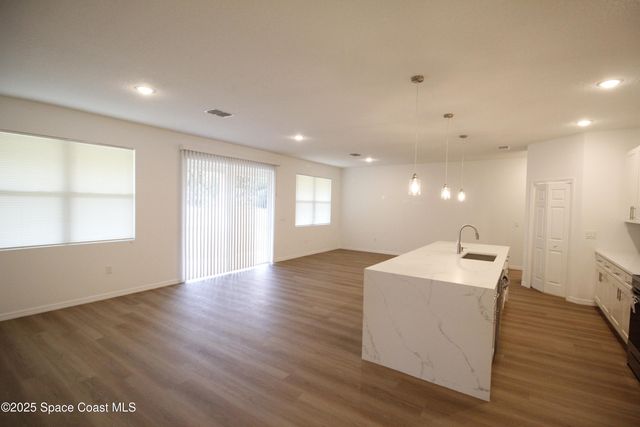 1658 Hamilton Avenue SW, Palm Bay, FL 32908