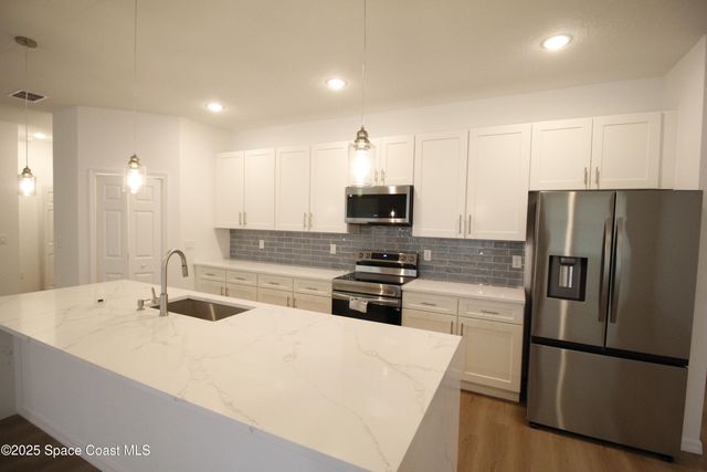 1658 Hamilton Avenue SW, Palm Bay, FL 32908