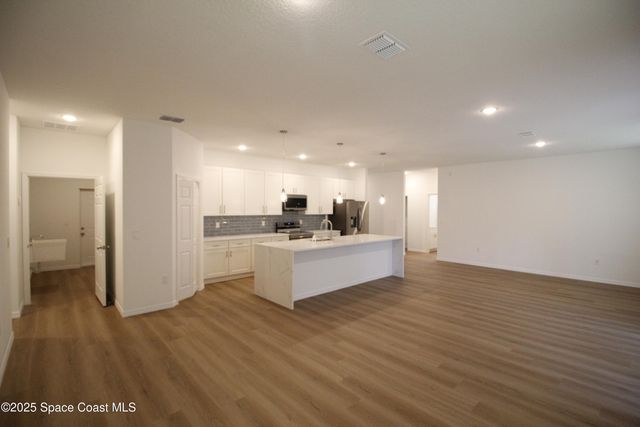 1658 Hamilton Avenue SW, Palm Bay, FL 32908