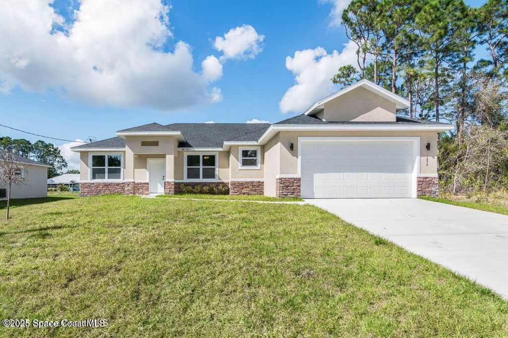 1658 Hamilton Avenue SW, Palm Bay, FL 32908