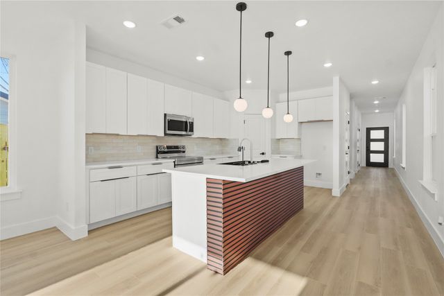 5115 Wynell Street, Dallas, TX 75241