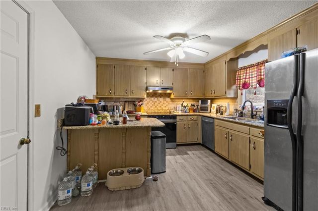 5403 Jonquil LN, Gloucester, VA 23061