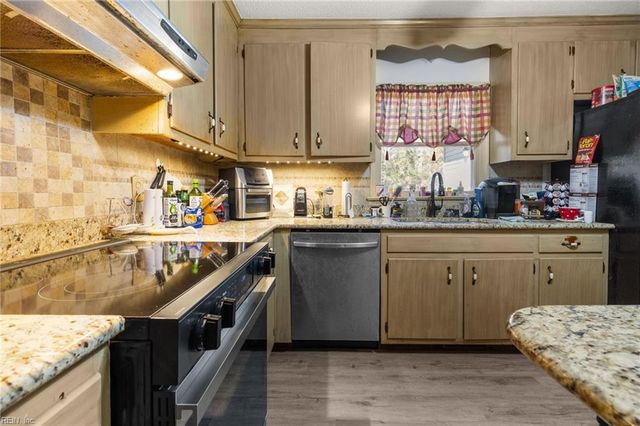 5403 Jonquil LN, Gloucester, VA 23061