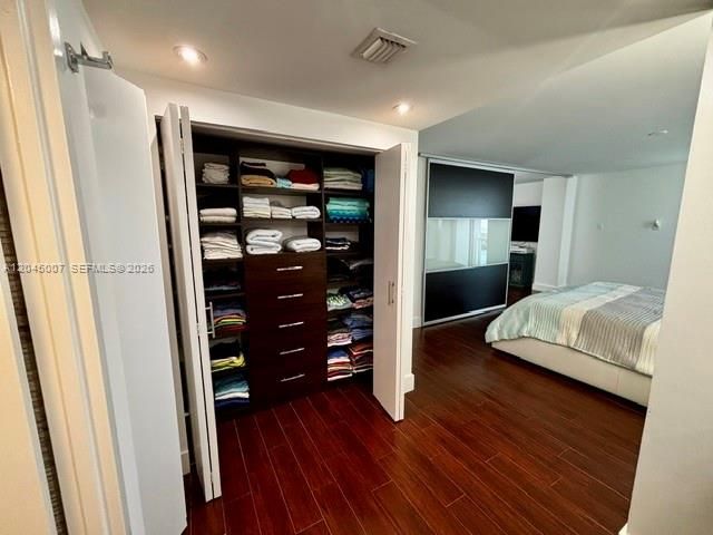 100 Bayview Drive 2124, Sunny Isles Beach, FL 33160