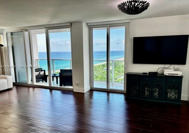 100 Bayview Drive 2124, Sunny Isles Beach, FL 33160