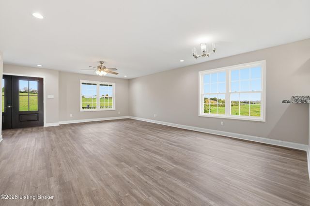 3024 Thorntree Ln, Lawrenceburg, KY 40342