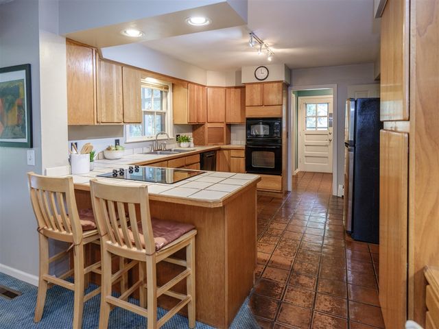 4323 Sunnybrook Drive, Kalamazoo, MI 49008