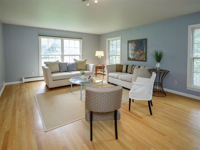 4323 Sunnybrook Drive, Kalamazoo, MI 49008