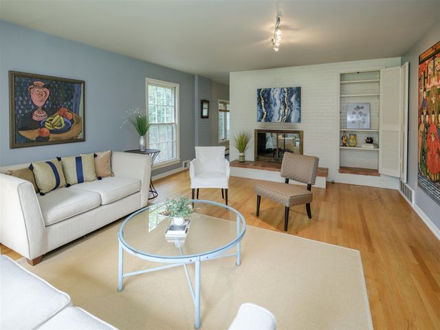 4323 Sunnybrook Drive, Kalamazoo, MI 49008