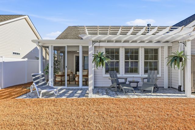 3835 Park Pointe Ave., Little River, SC 29566