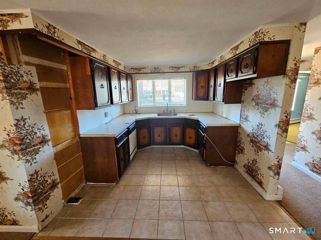 114 Cottage Road, Enfield, CT 06082