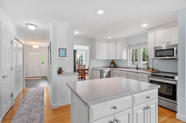 100 Summer Rd. 100, Boxborough, MA 01719