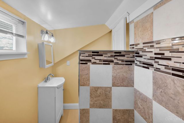 3914 Meyerfeld Avenue, Cheviot, OH 45211