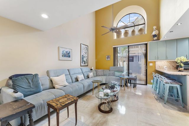 6534 Via Rosa, Boca Raton, FL 33433