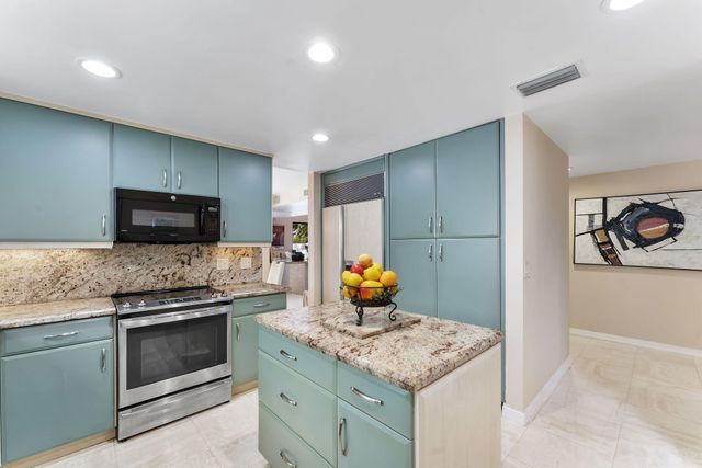 6534 Via Rosa, Boca Raton, FL 33433