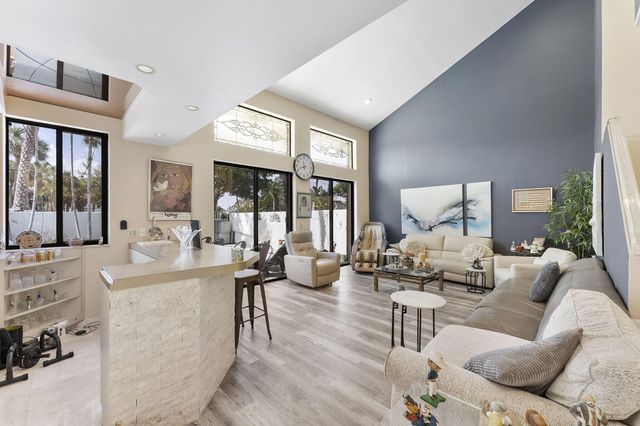 6534 Via Rosa, Boca Raton, FL 33433