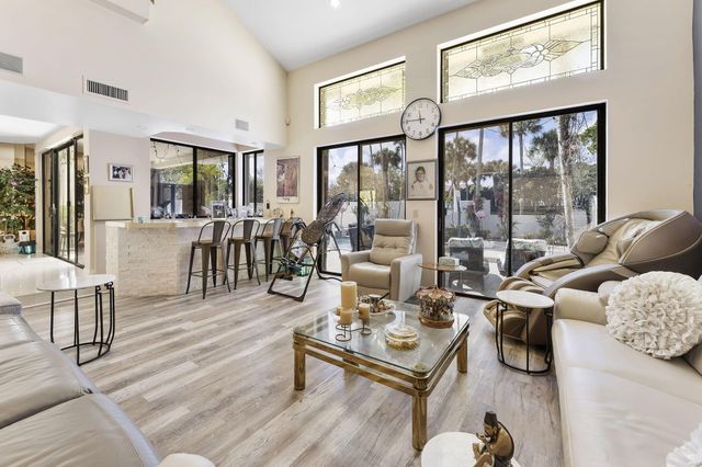 6534 Via Rosa, Boca Raton, FL 33433