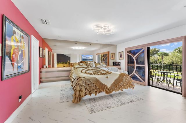 6534 Via Rosa, Boca Raton, FL 33433