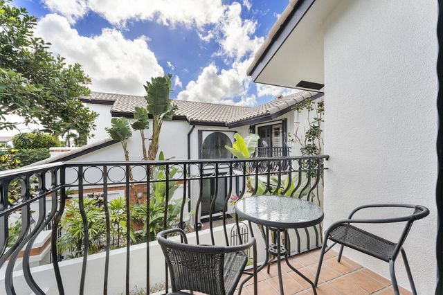 6534 Via Rosa, Boca Raton, FL 33433