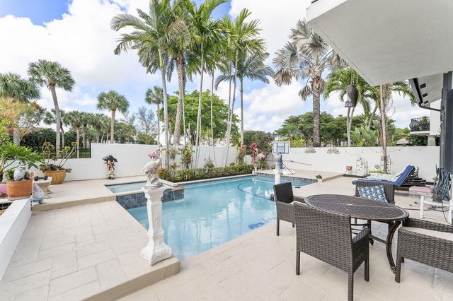 6534 Via Rosa, Boca Raton, FL 33433