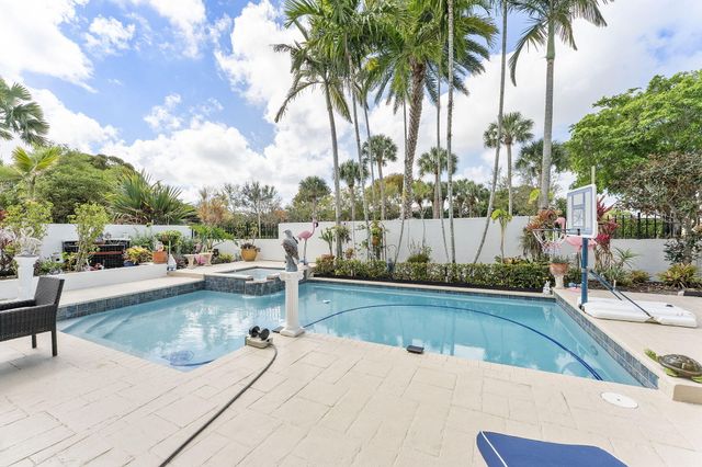6534 Via Rosa, Boca Raton, FL 33433