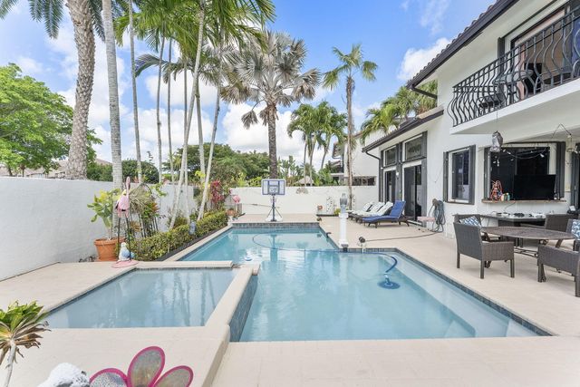 6534 Via Rosa, Boca Raton, FL 33433