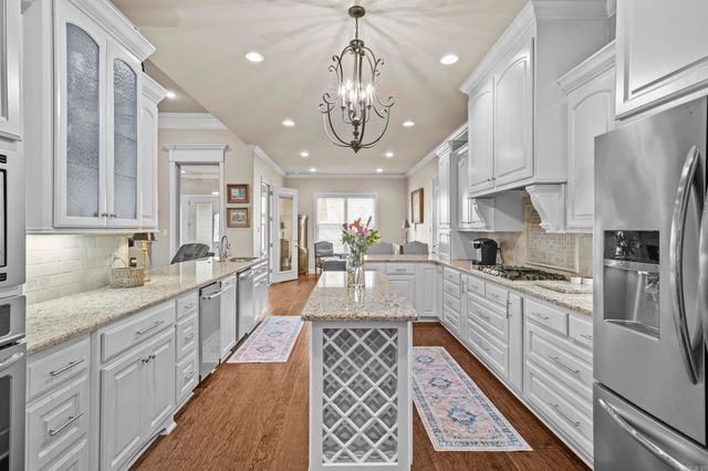 9833 Oak Heights Drive, Sherwood, AR 72027