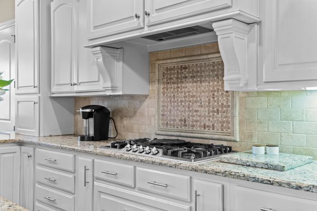 9833 Oak Heights Drive, Sherwood, AR 72027