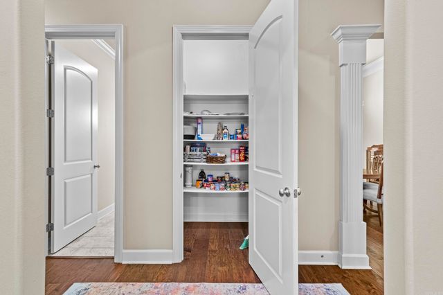 9833 Oak Heights Drive, Sherwood, AR 72027