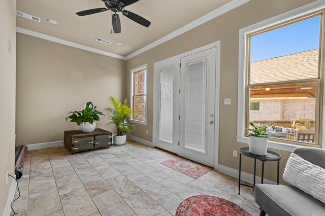 9833 Oak Heights Drive, Sherwood, AR 72027