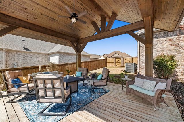 9833 Oak Heights Drive, Sherwood, AR 72027