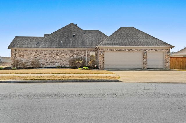 9833 Oak Heights Drive, Sherwood, AR 72027