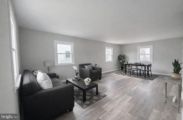 222 BERGEN AVE, Bellmawr, NJ 08031