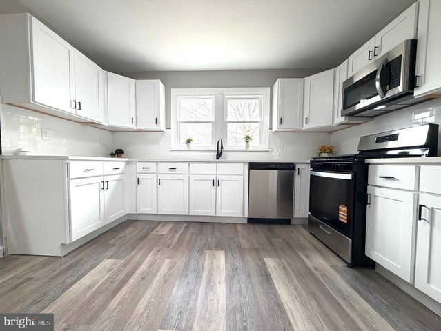 222 BERGEN AVE, Bellmawr, NJ 08031