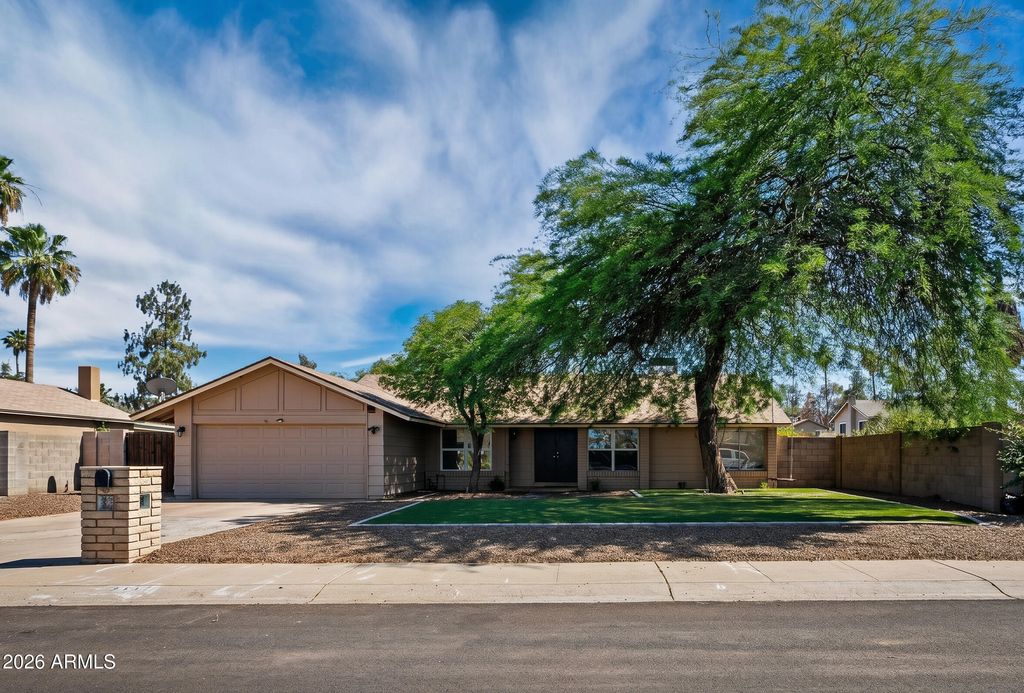 2439 W Kathleen Road, Phoenix, AZ 85023 — exterior