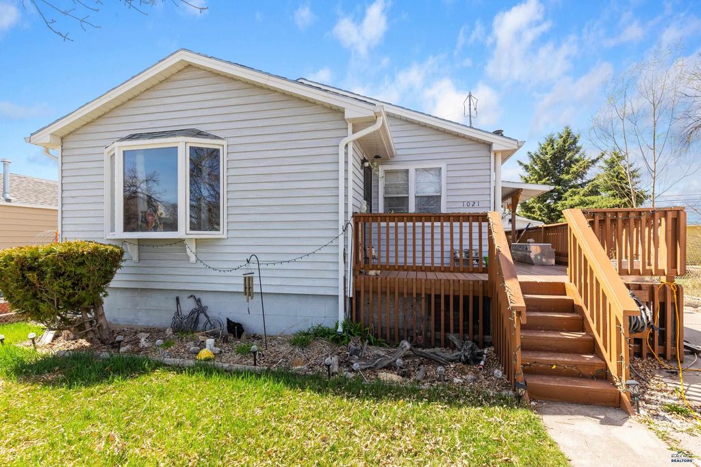 1021 BLAINE AVE, Rapid City, SD 57701